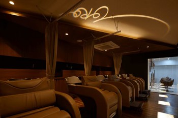 C8D94B2E-564B-4B7A-9CBD-1676C785A7D5