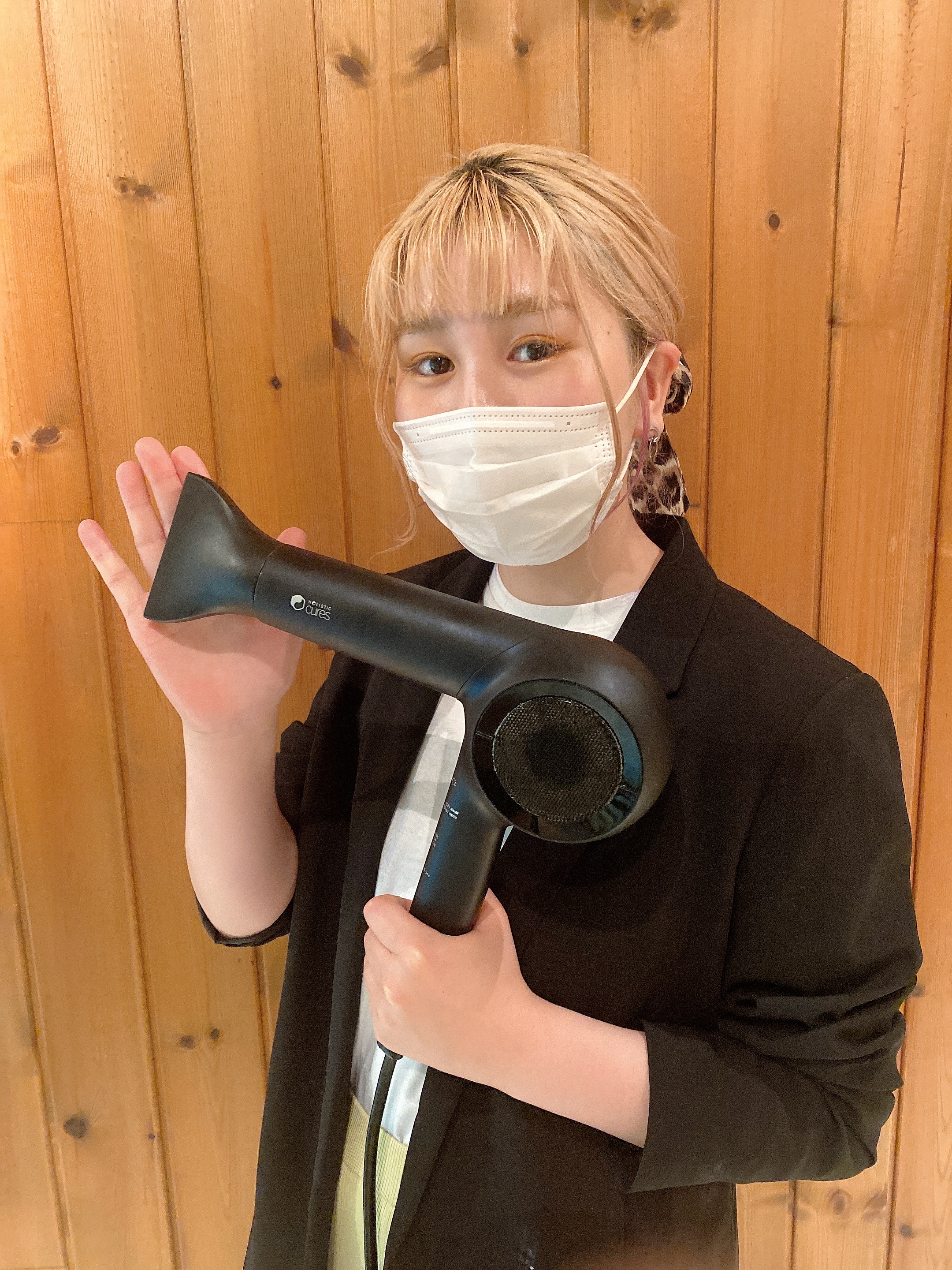 E5421E95-B9B5-468B-8144-AFF78A8ED720