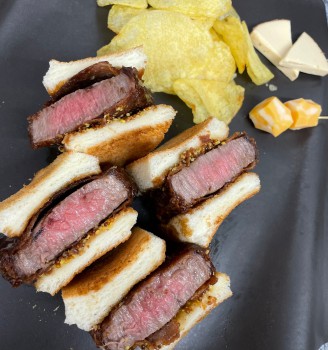 C8129A06-19AC-4DCE-A128-43366043E64A