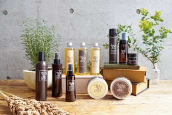 1AE4361C-4EC4-4C9B-8E2B-4882D7063C63