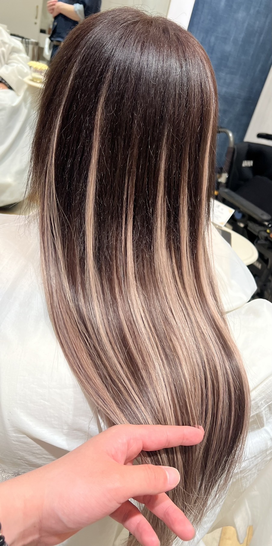 DFE4B432-C1ED-4CED-BE50-60015A8E1360